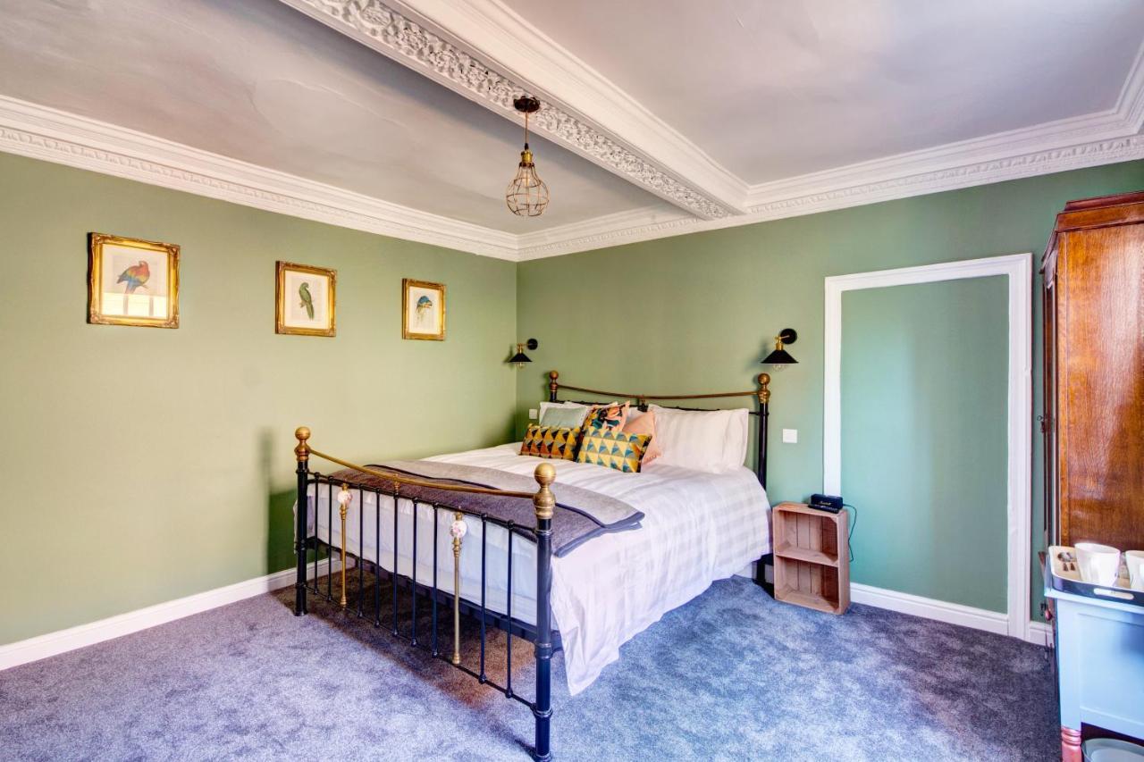 Green Parrot House Bed and Breakfast Devizes Exteriör bild