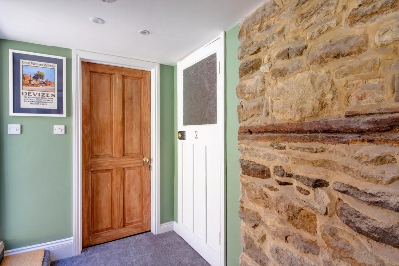 Green Parrot House Bed and Breakfast Devizes Exteriör bild